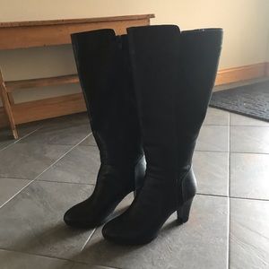 White Mountain Brand - Black Boots - Heels Size 6